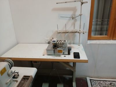 Tikuv mashinasi averlo