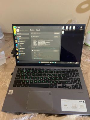 Noutbuk Asus sensir ekran+otpechatkai bor holati ideal