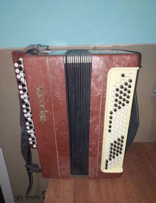 Продаю Баян Тула 202.