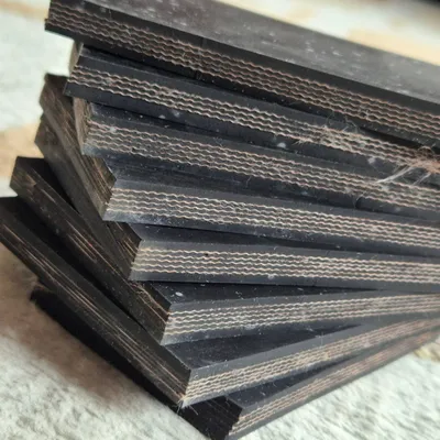 Transportyornoe lenta rezina polik