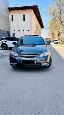 Chevrolet Gentra Elegant Plus avtomat 70000 probeg . Kraska bor .
