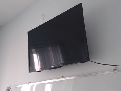 Samsung smart telvizor sotiladi