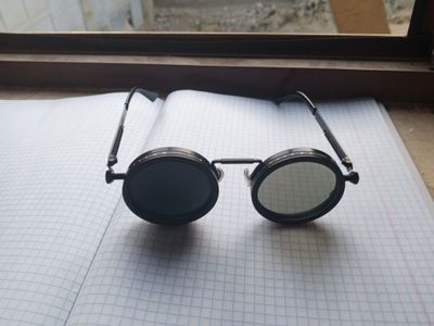 qoraytirib va yorugʻ qilib koʼrsatadigan  achki