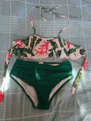 Продаю купальники для девочек