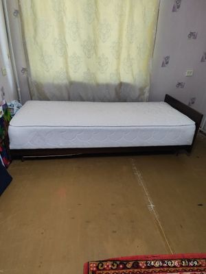 Продаю б/у кровать односпальную