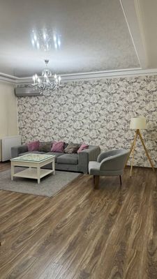 Аренда 3 комнатной, ЦУМ, Голубые Купола, Улица Чимкентская