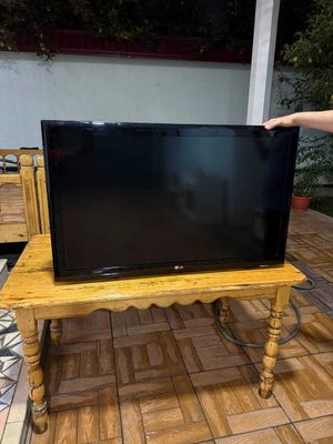 Телевизор LG 42 диагональ