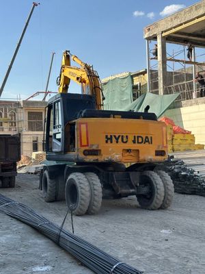 Ekskavator Hyundai W1400