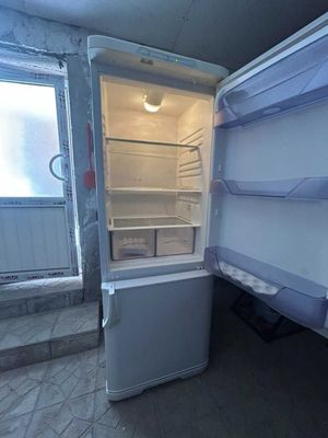 Холодильник Бирюса двухкамерная б/у