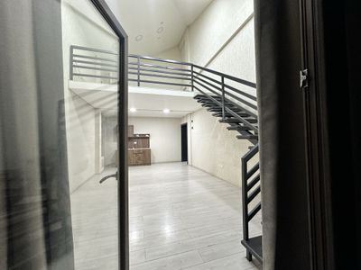 Двух уровневый Офис Возле Метро