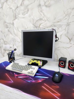 Samsung 19lik monitor