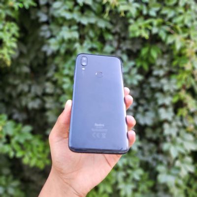 Redmi 7 sotiladi dastavka xizmati bor