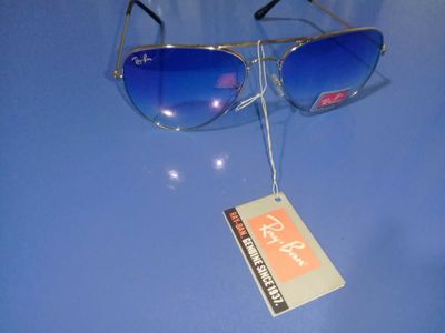 Женские солнцезащитные очки Ray Ban Valentino