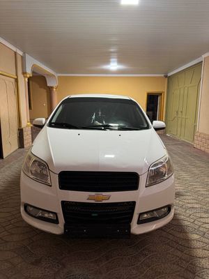 Автомобиль Некся3 2018