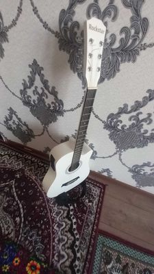 Rasiskiy Gitara Akustik Profesional