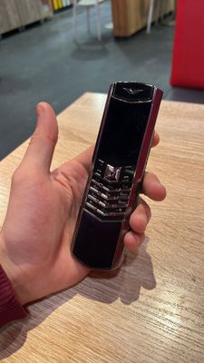 Vertu Signature sotiladii