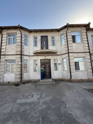 Farovon tuyhonasi orqasida 200kv hovli joy