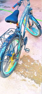 Velosiped Shimano.