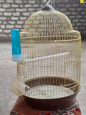 Продается клетка для попугаев.