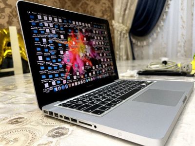 Macbook Pro 13inch. Mid 2012. Intel core I5. SSD512. Ozu 6Gb
