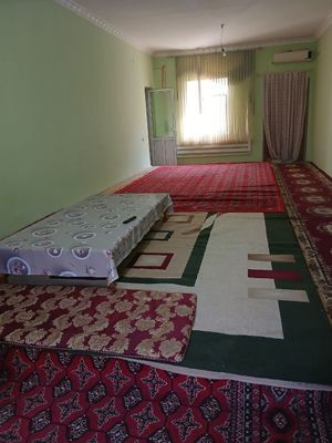 Hovli joy ijaraga beriladi.