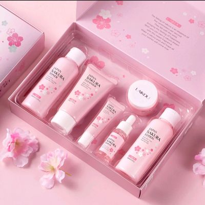 Yuzni parvarish qilish tòplami Laikou Sakura