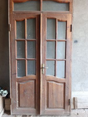 Tahta eshik darvoza