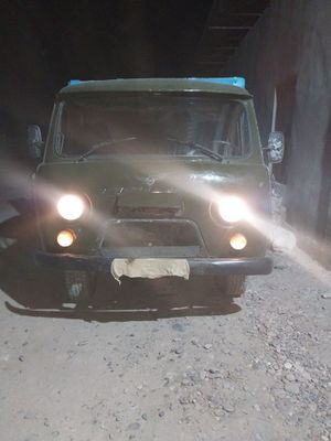 Уаз сотилади матор 24 ,акуслятор 4та балон янги 3та ракета метан балон