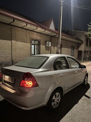 nexia 3 sotiladi 6800$