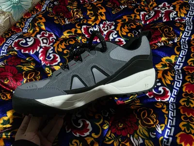 Мужские кроссовки