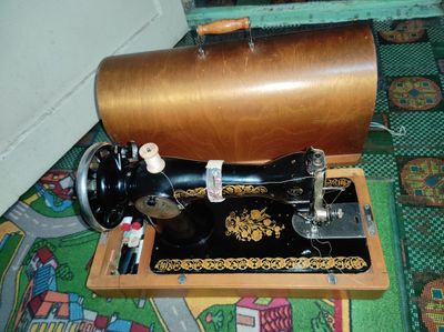 Швейная машинка для работы