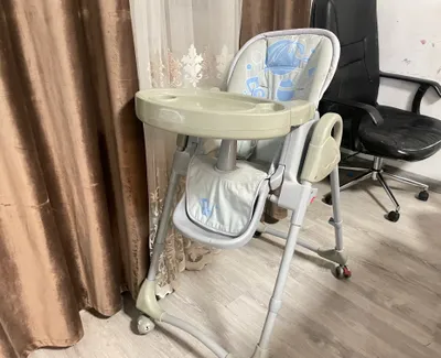 Godaklar ovqatlanish stuli