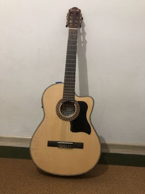 Klassik gitara “ Masterworks” narxi kelishiladi