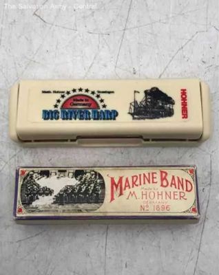 Губные гармошки M. Hohner Marine Band № 1896 и Big River Harp.