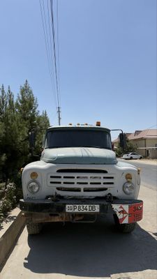 Zil sotiladi haydashga tayyor