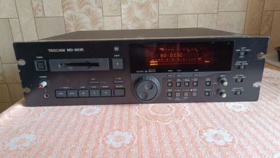 Проигрыватель Tascam MD-801R