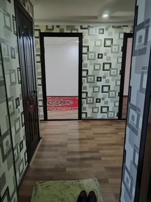 Продается 3 комнатная квартира. Вдоль центральной дороги.