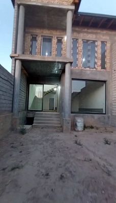 Тошкент тумани Кул-тепа махала 2 этаж 2 сотиг 7 хона+ошхона+падвал