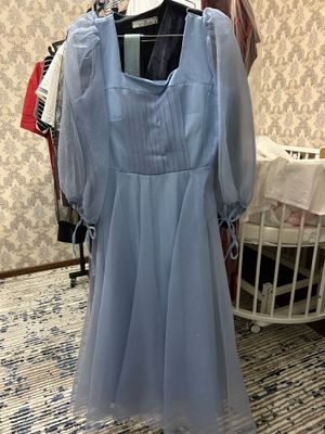 Продается платья по 200 тысяч размер 40