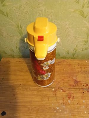 Продаётся трёхлитровый термос
