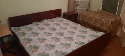 Qorasaroy 28-maktab 2xona 3xona qilingan 1-etaj studentlagayam berilad