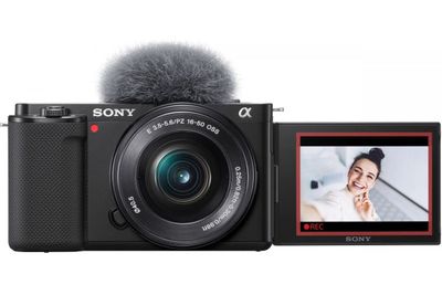Продаётся фотоаппарат Sony Zv e-10 и объектив Sony Zve-10