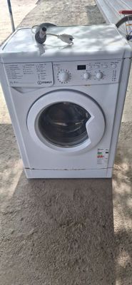 Indesit 5 kg стиралька