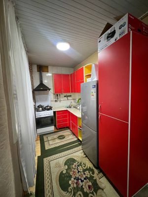 Oybek metrosi oldida kvartira oilaga talabaga