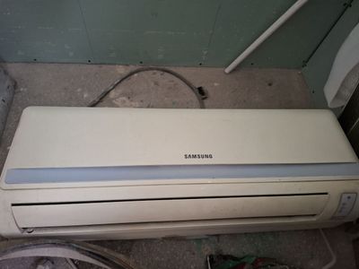 Kondisioner sotiladi Samsung