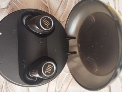 Оригинал JBL. Звук отличный.