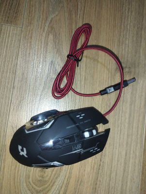 игровая компьютерная мышь с подсветкой