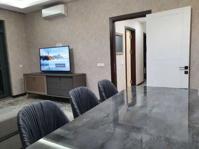 сдам 2-x ком квартиру в шикарном ЖК Akay City 118*