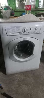 Стиральная машина Ariston ARXL 85
