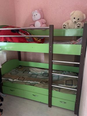 Продам кровать двухэтажную